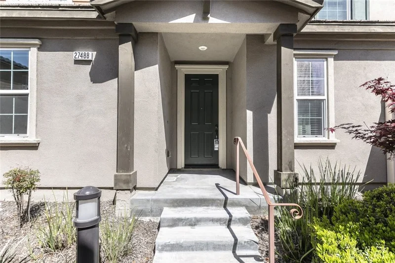 27488 Ginger Court, Saugus, CA 91350