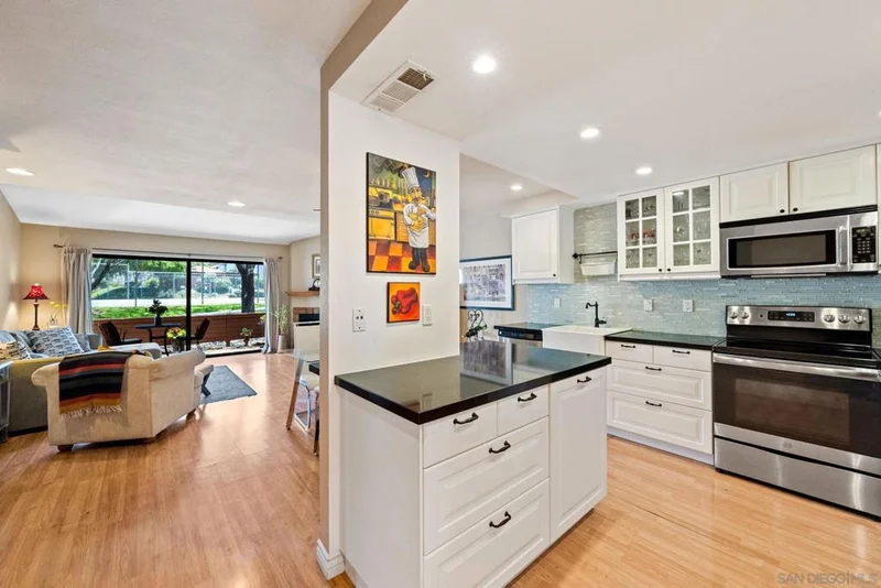 7715 Saranac Pl 8, La Mesa, CA 91942