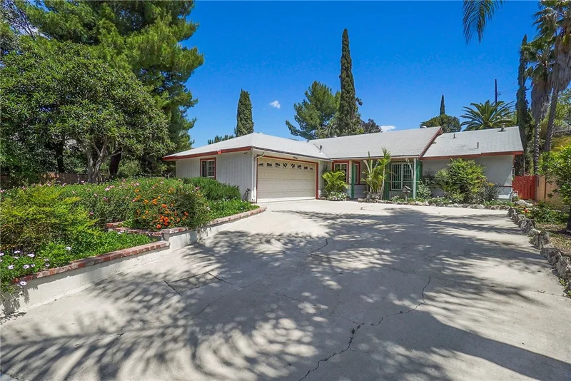 11840 Garber Street, Lakeview Terrace, CA 91342