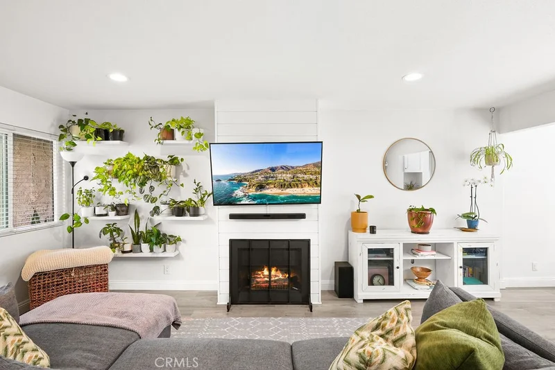 30 Starfish Court 14, Newport Beach, CA 92663