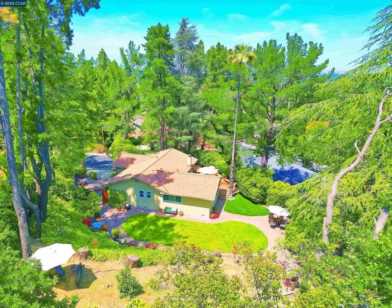 911 Sousa Drive, Walnut Creek, CA 94597-2922
