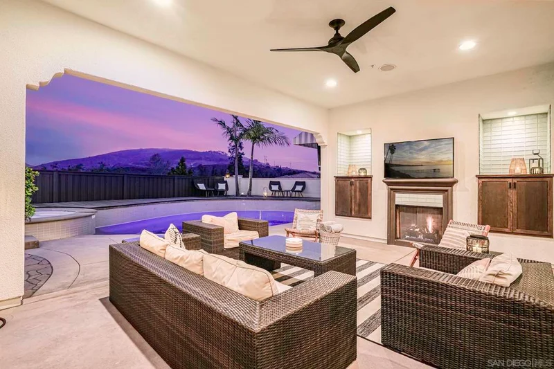 8770 Tillage Ln, San Diego, CA 92127
