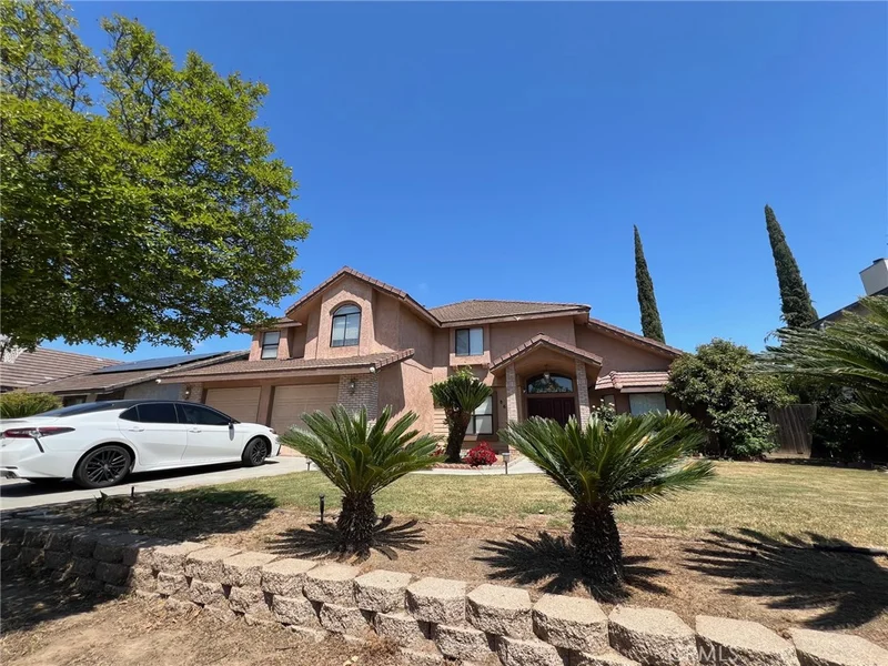 867 E Northridge Drive, Dinuba, CA 93618