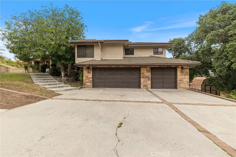 845 N Glendora Avenue, Glendora, CA 91741
