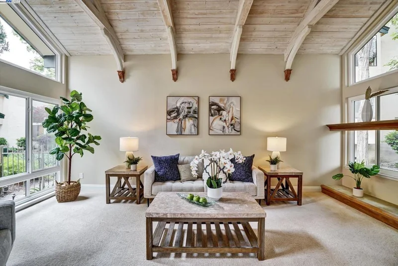 117 Chinaberry Ln, Alameda, CA 94502