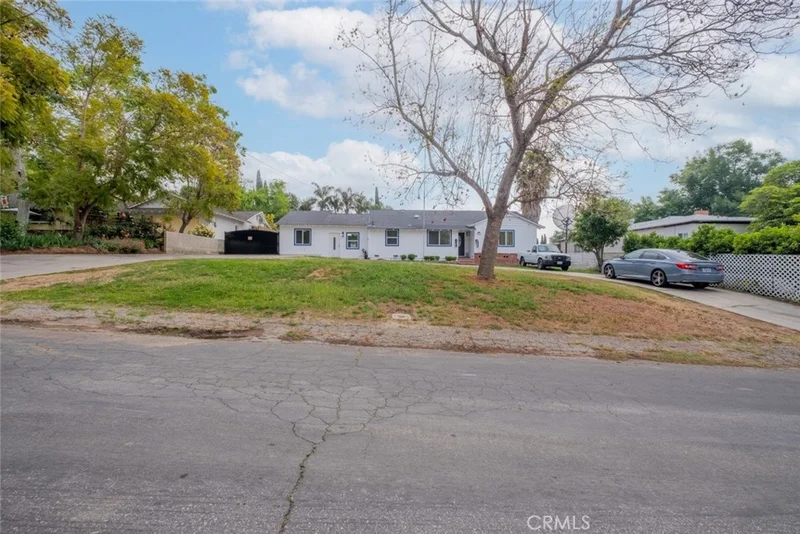 11360 Ruggiero Avenue, Sylmar, CA 91342