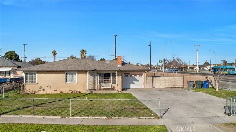 4185 E Turner Avenue, Fresno, CA 93702
