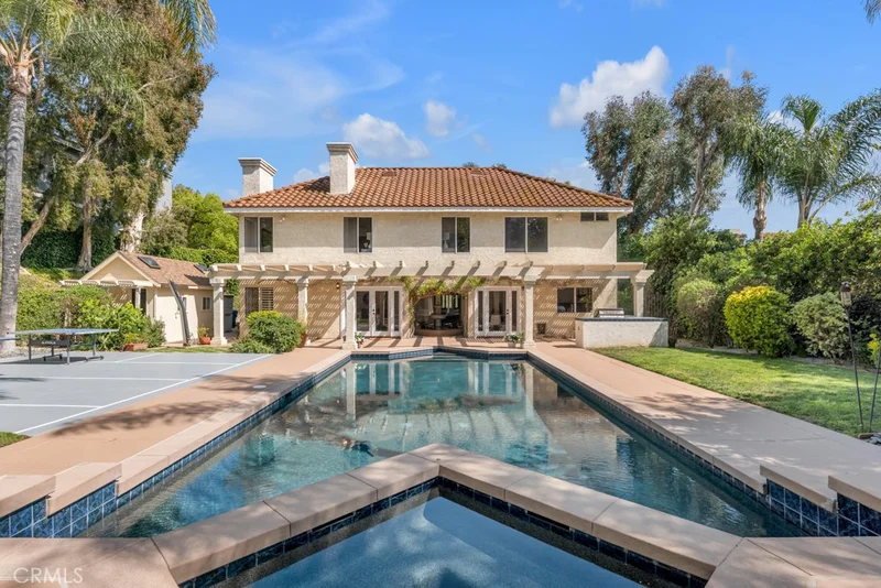 5445 Napoleon Avenue, Oak Park, CA 91377