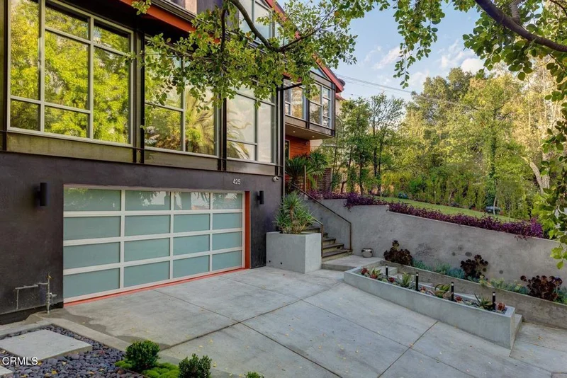 Photo 2 of 425 Anita Drive