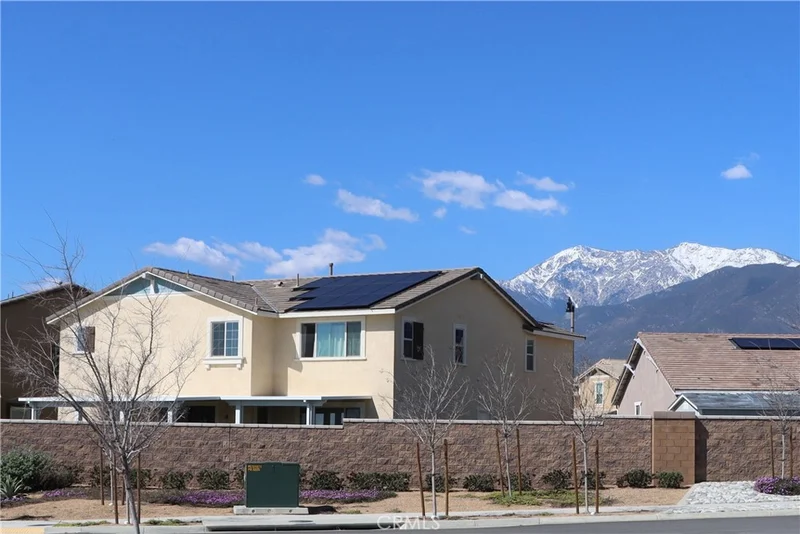5597 Royal Oaks Way, Fontana, CA 92336