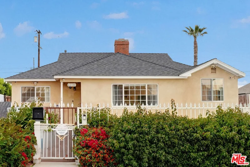 6230 Peach Avenue, Van Nuys, CA 91411