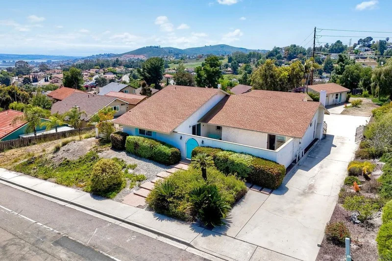11231 Del Rio Rd, Spring Valley, CA 91978