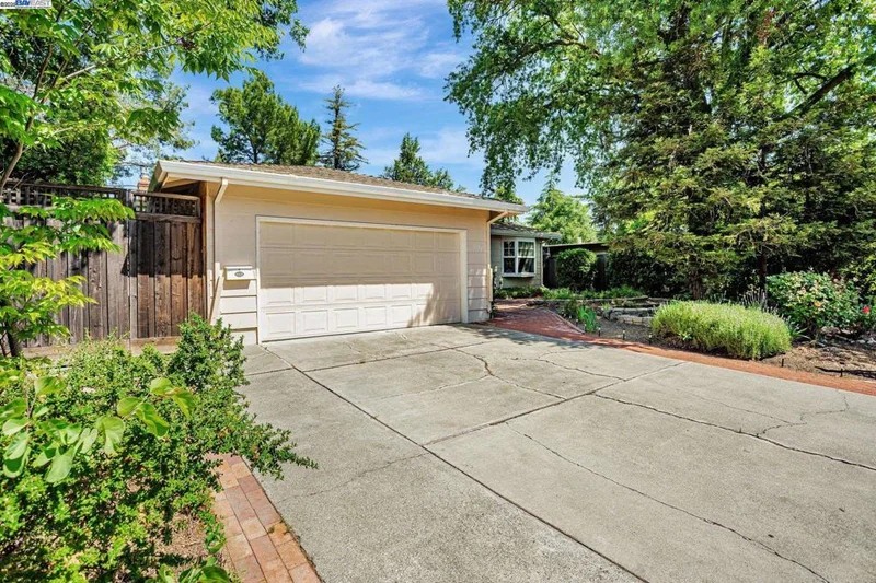 1137 Alice St, Davis, CA 95616