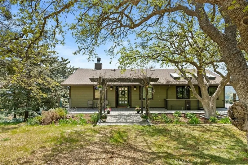 30140 Tuttle Court, Tehachapi, CA 93561