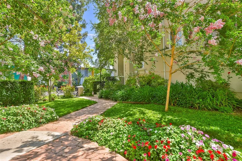 4114 W Kling Street, Burbank, CA 91505