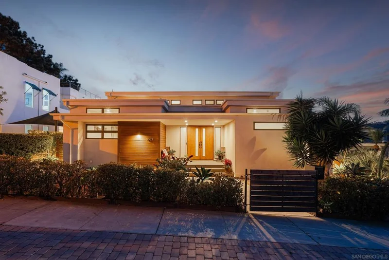 4563 Point Loma Ave, San Diego, CA 92107