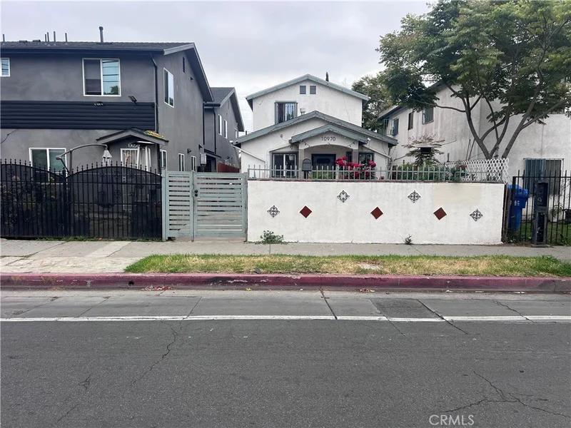10970 Avalon Boulevard photo 2