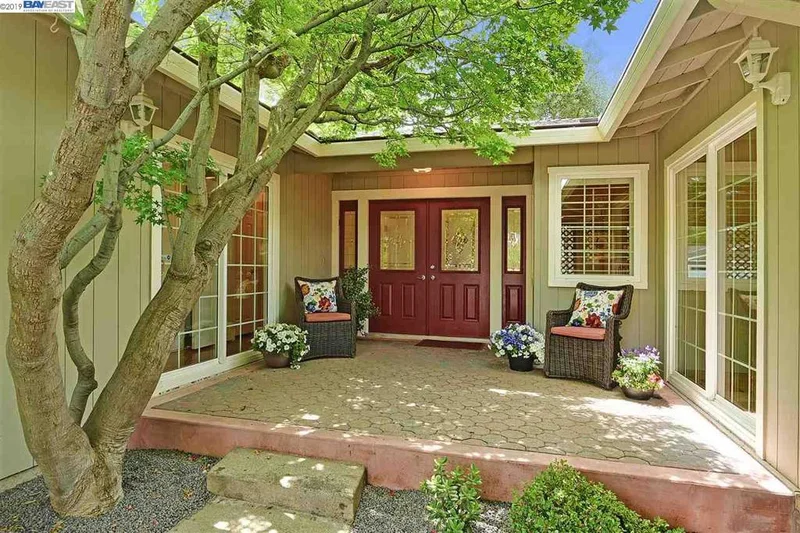 7680 Cottonwood Ln, Pleasanton, CA 94588