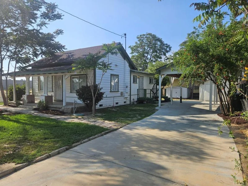424 W Latham Avenue, Hemet, CA 92543