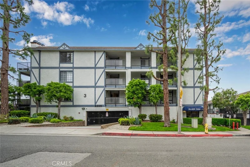 2599 Walnut Avenue 130, Signal Hill, CA 90755