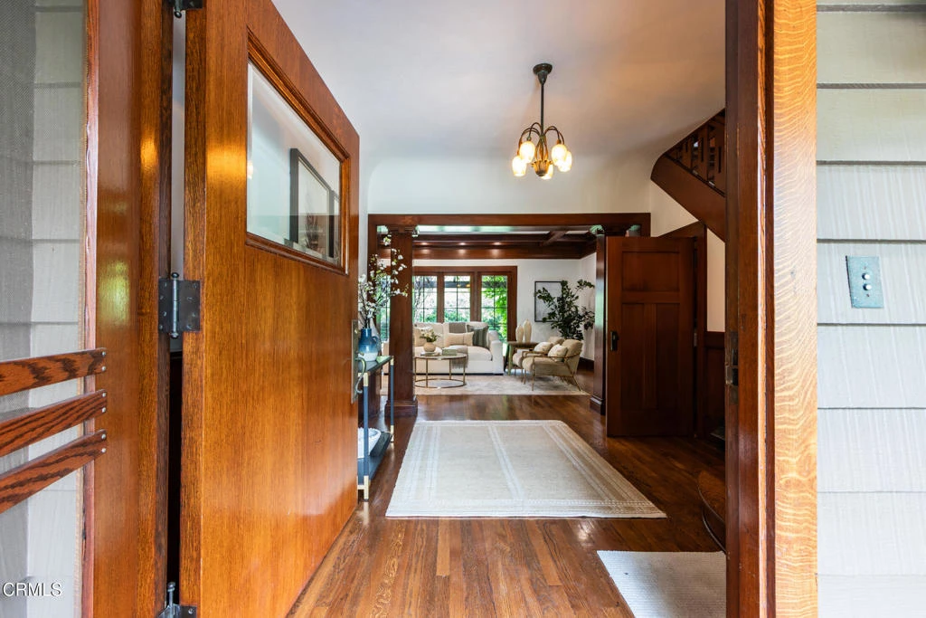 Interior 3