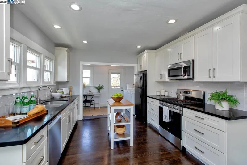 5514 Laverne Ave, Oakland, CA 94605