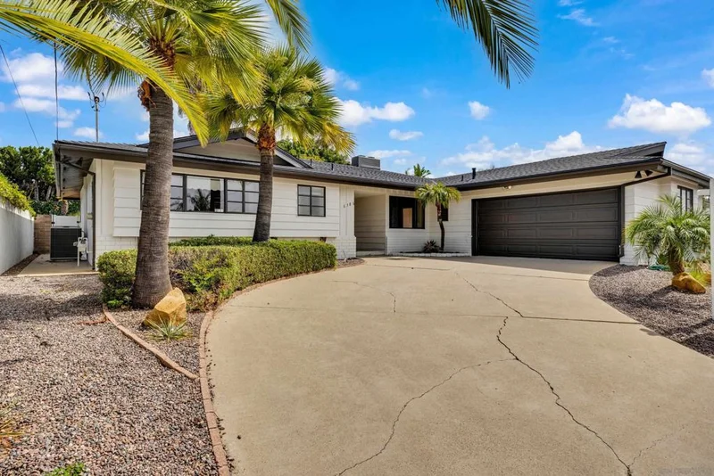 6186 Capri, San Diego, CA 92120