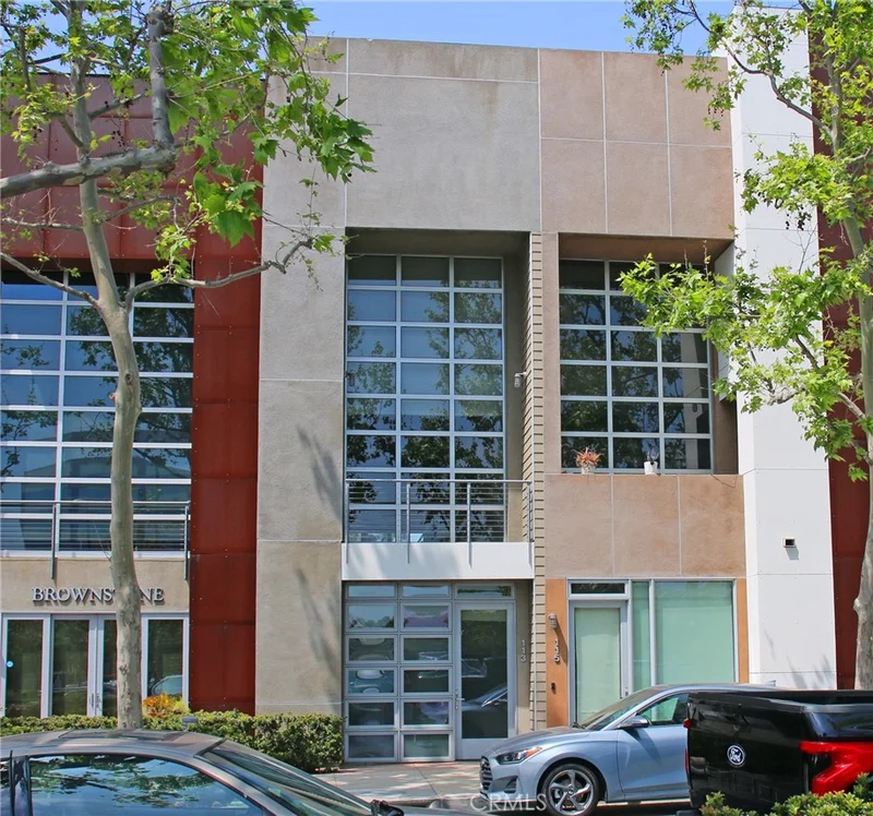 113 E City Place Drive E, Santa Ana, CA 92705
