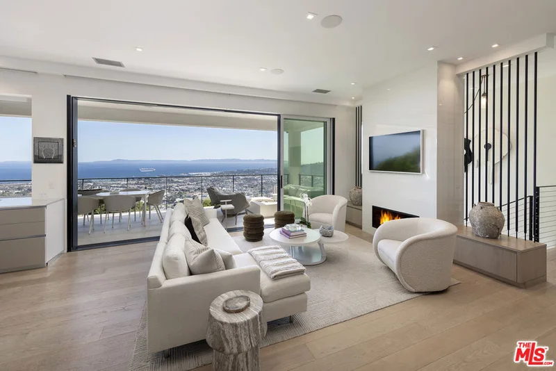 945 Arbolado Road, Santa Barbara, CA 93103