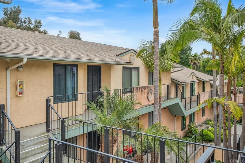 552 Canyon Drive 15, Oceanside, CA 92054