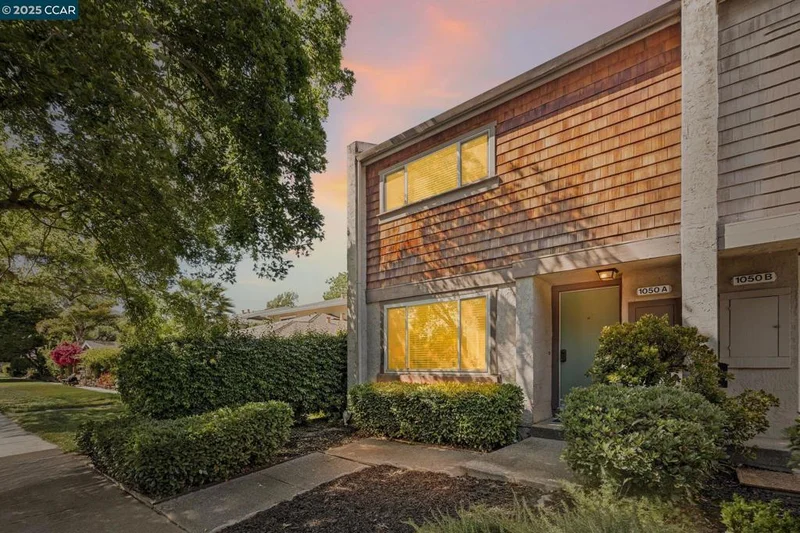 1050 Mohr Ln A, Concord, CA 94518