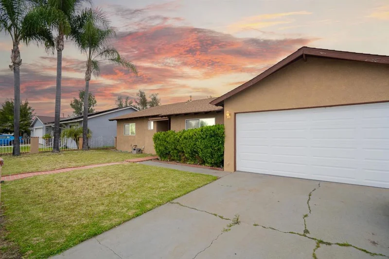 1010 N Ivy St, Escondido, CA 92026