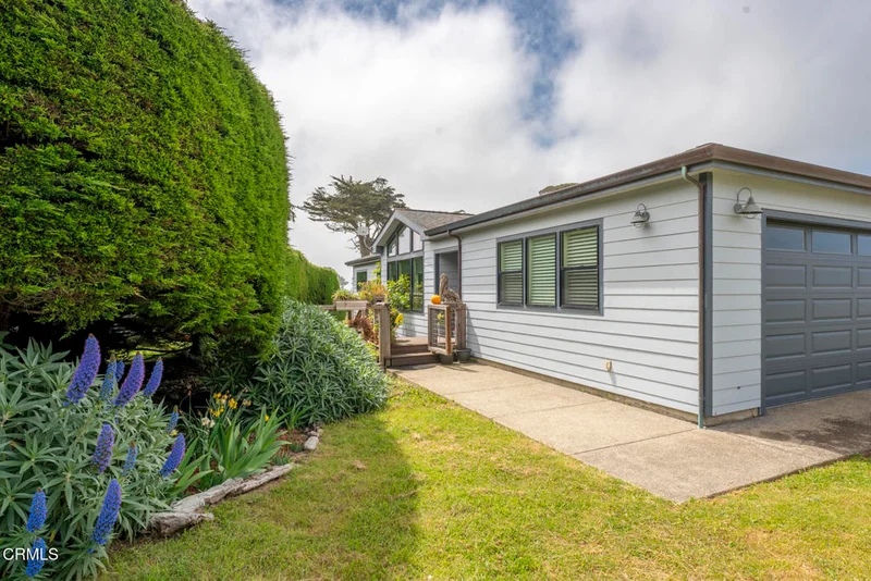 43661 Cypress Parkway, Manchester, CA 95459