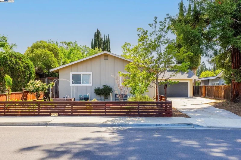 4147 Stanford Way, Livermore, CA 94550-3405