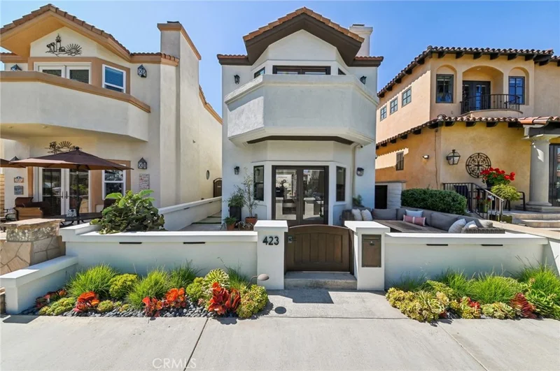 423 10th Street, Huntington Beach, CA 92648