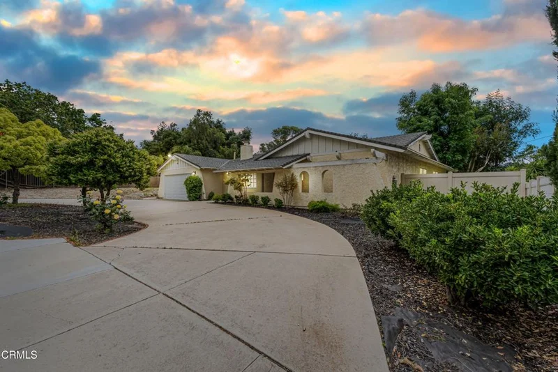 2250 E Hillcrest Drive, Thousand Oaks, CA 91362