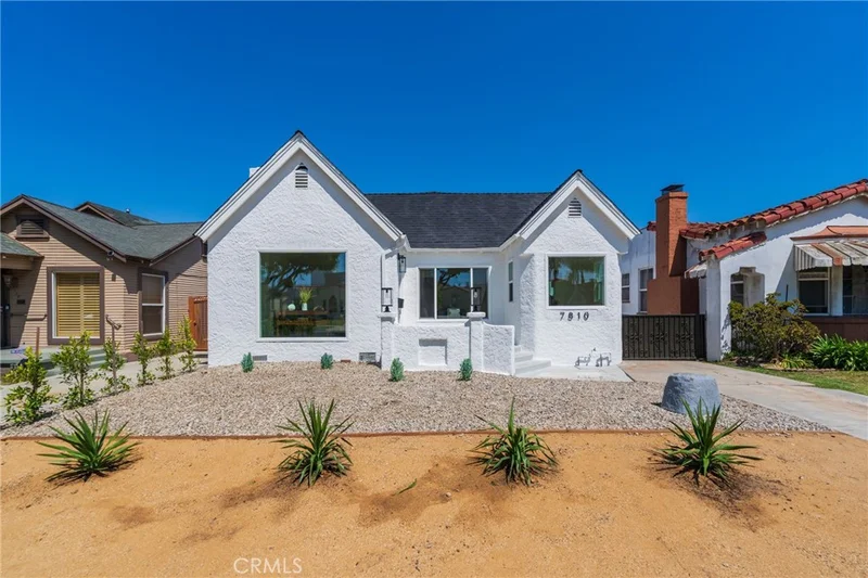 7810 S Hobart Boulevard, Los Angeles, CA 90047