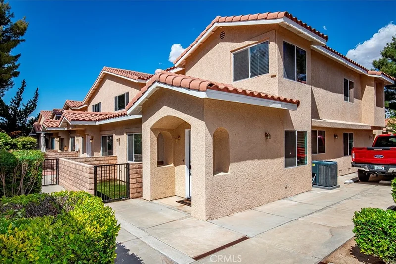 43473 30th Street W 4, Lancaster, CA 93536