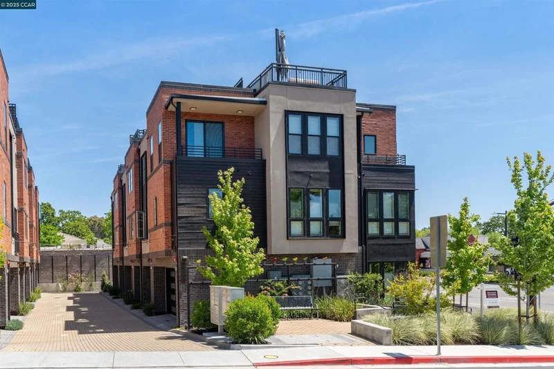 906 Brown Ave, Lafayette, CA 94549