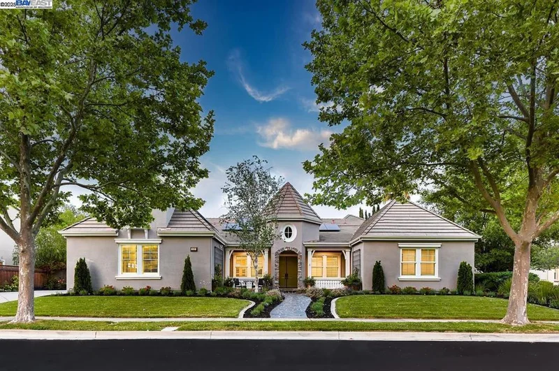 1131 Laguna Creek Ln, Pleasanton, CA 94566
