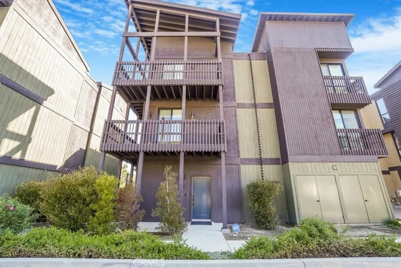4201 Pennsylvania Avenue C1, La Crescenta, CA 91214