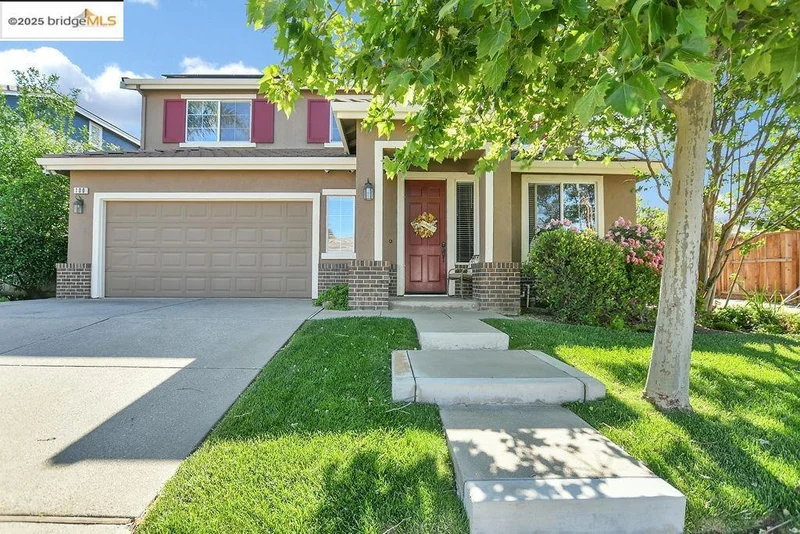 100 Cardinal Ln, Discovery Bay, CA 94505