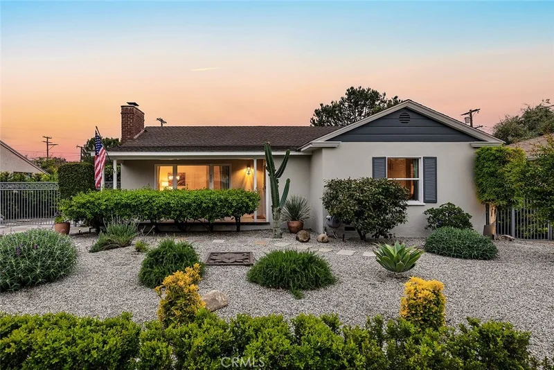 880 Arwin Street, Pasadena, CA 91103