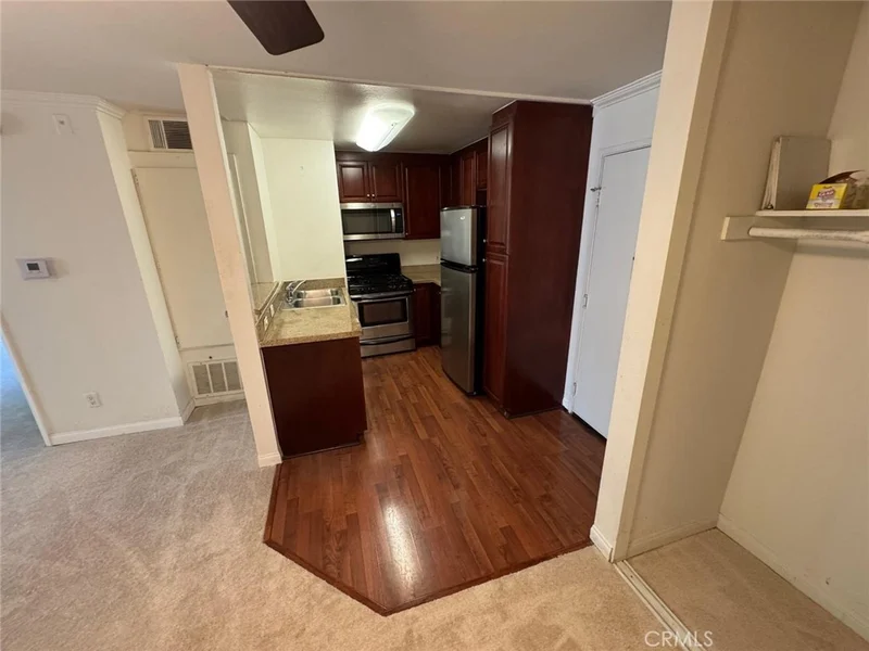 5515 Canoga Avenue 214, Woodland Hills, CA 91367