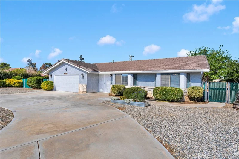 12566 Snapping Turtle Road, Apple Valley, CA 92308