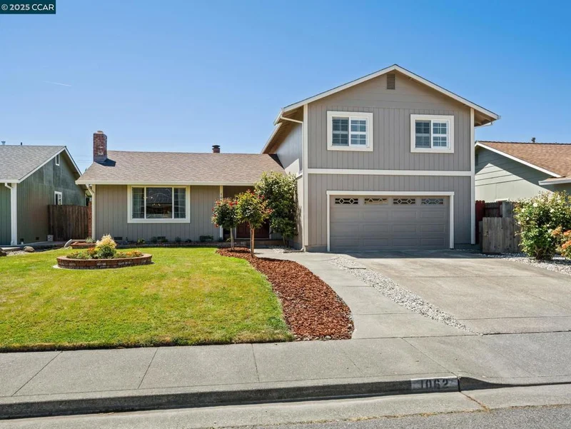 1062 Santa Clara Ln.