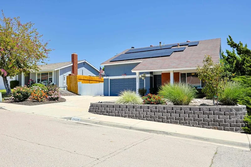 10225 Molino, Santee, CA 92071