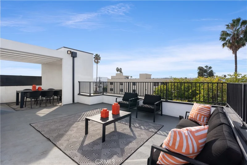 11668 W Verde Place, North Hollywood, CA 91606