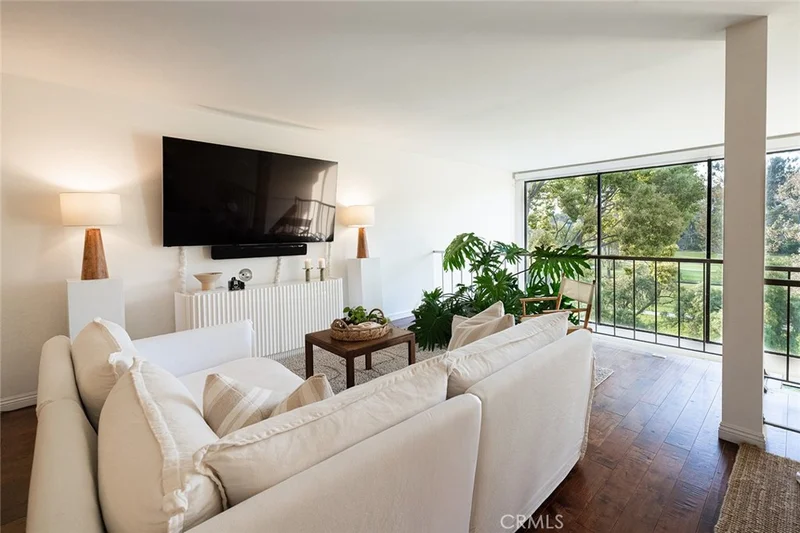 2564 Navarra Drive 108, Carlsbad, CA 92009