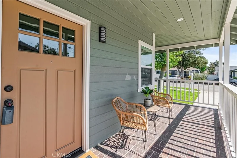 1043 E Palmyra Avenue, Orange, CA 92866